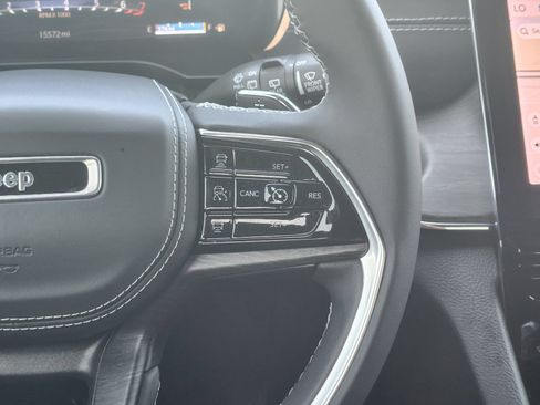 Used 2024 Jeep Grand Cherokee Overland AWD/4WD image 31