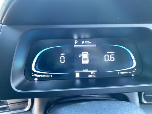 Certified 2025 Hyundai Elantra Sport image 28