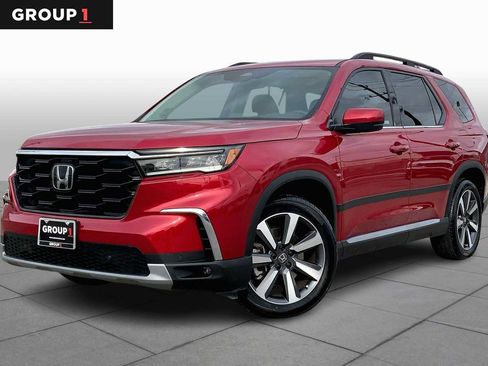 Used 2023 Honda Pilot Touring image 1