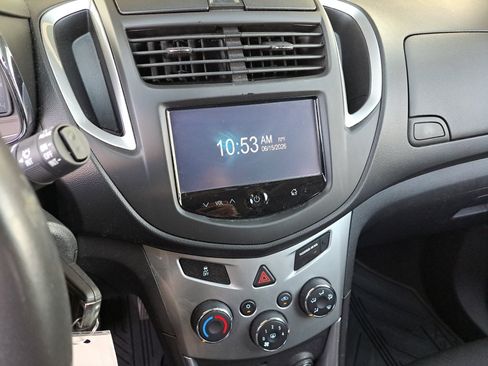Used 2016 Chevrolet Trax LT w/ LT Sun and Sound Package FWD image 25