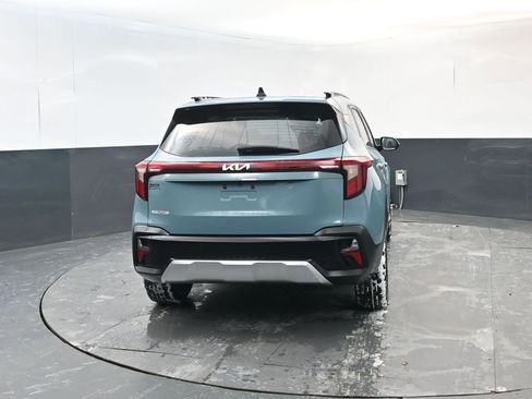Used 2024 Kia Seltos EX image 4