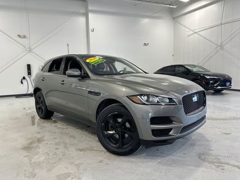 Used 2020 Jaguar F-PACE Premium image 4