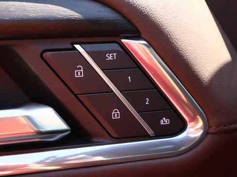 Used 2024 GMC Sierra 1500 Denali w/ Technology Package image 9