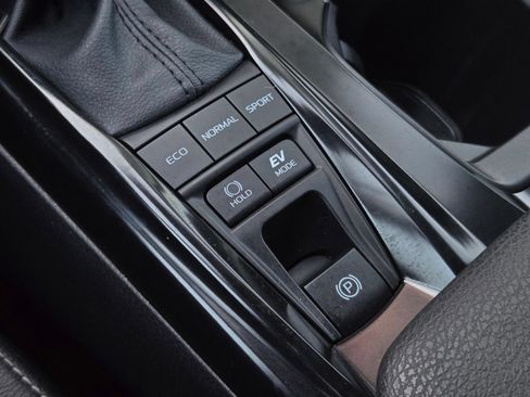 Certified 2025 Toyota Camry SE w/ Convenience Package FWD image 17