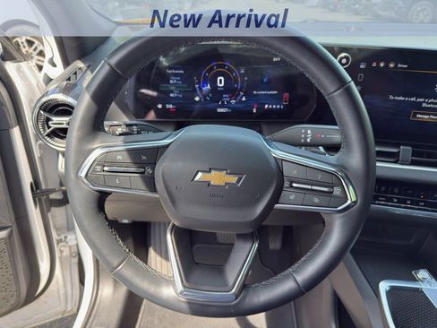 Certified 2025 Chevrolet Equinox LT w/ Safety and Technology Package image 11