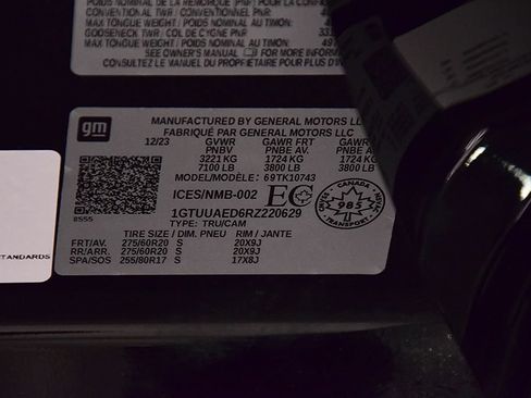 Used 2024 GMC Sierra 1500 Pro w/ Graphite Edition AWD/4WD image 16