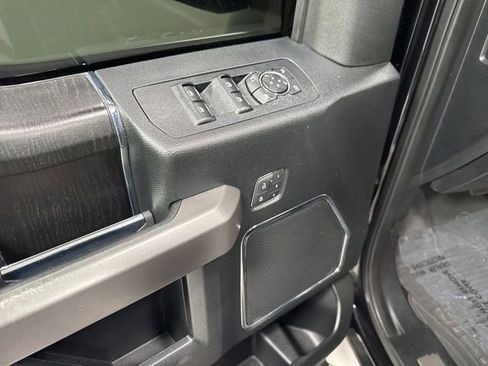 Used 2019 Ford F150 Platinum w/ Equipment Group 701A Luxury AWD/4WD image 13