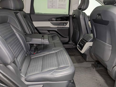 Certified 2025 Lincoln Nautilus Reserve image 33