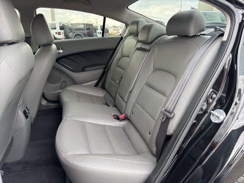 Used 2017 Kia Forte EX FWD image 18