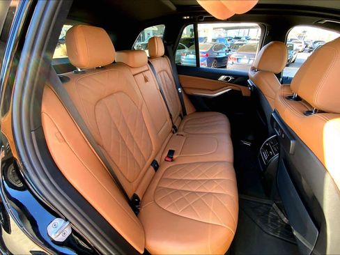 Used 2023 BMW X5 xDrive40i w/ Climate Comfort Package image 18