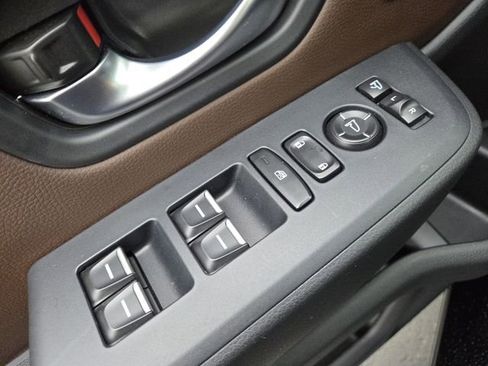 Used 2025 Honda Pilot Elite image 14