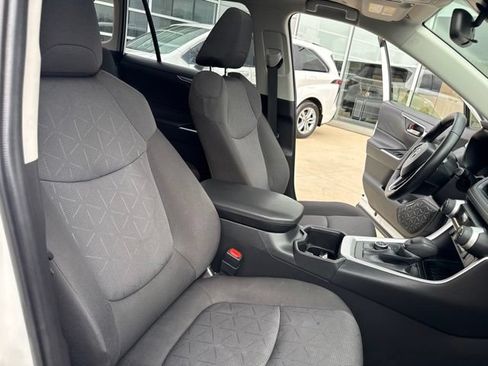 Used 2025 Toyota RAV4 XLE w/ Convenience Package AWD/4WD image 31