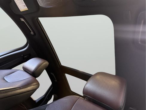 Used 2020 Ford Edge Titanium w/ Equipment Group 301A image 19