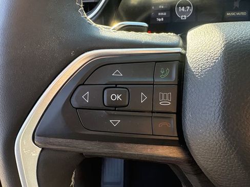 Used 2024 Jeep Grand Cherokee Limited image 22