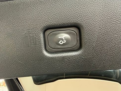 Used 2022 Lincoln Nautilus Reserve w/ Monochromatic Package image 8