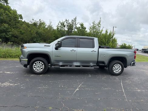 Used 2024 Chevrolet Silverado 2500 LT w/ Texas Edition AWD/4WD image 5