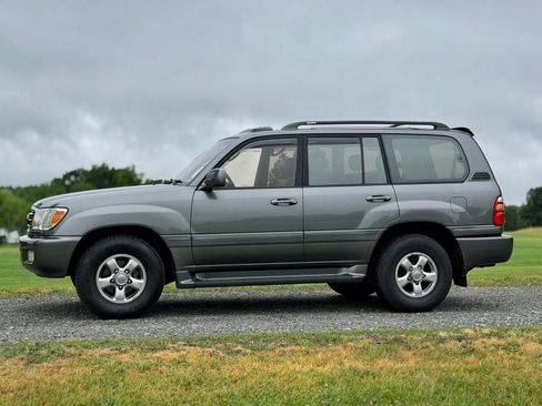 Used 2000 Toyota Land Cruiser AWD/4WD image 17