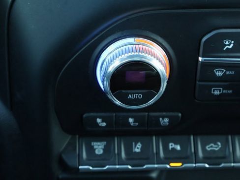 Used 2020 GMC Sierra 2500 AT4 w/ Technology Package image 28