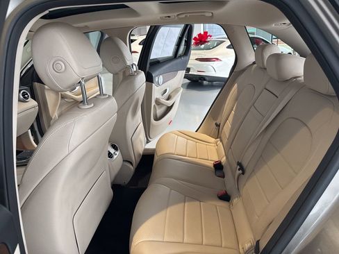 Used 2020 Mercedes-Benz GLC 300 4MATIC image 24