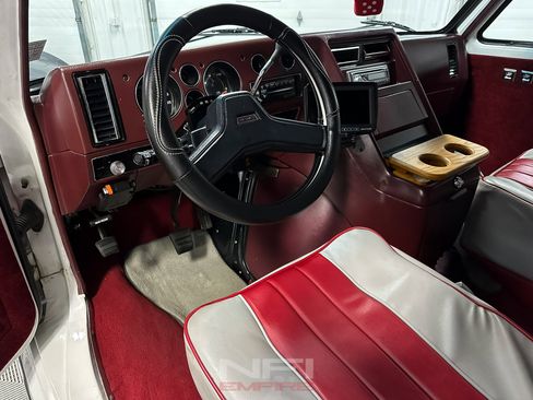 Used 1986 Chevrolet G20 image 23