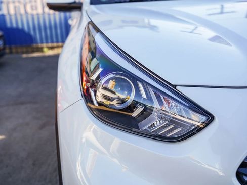 Used 2021 Kia Niro LXS image 4