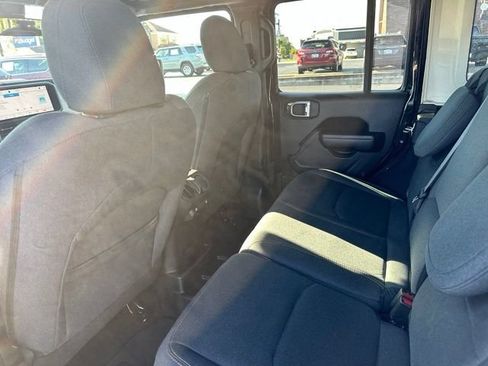 Used 2024 Jeep Wrangler Unlimited AWD/4WD image 21