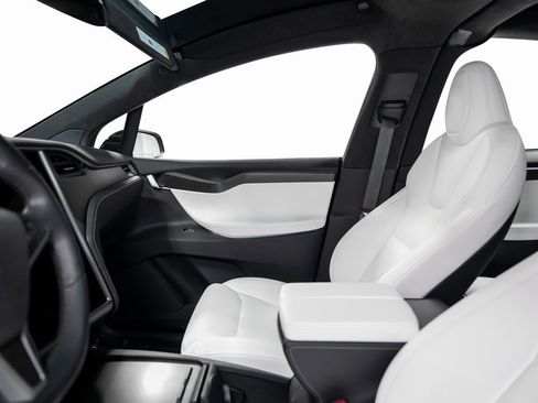 Used 2021 Tesla Model X Performance image 57