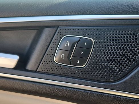 Used 2021 Ford Edge Titanium FWD image 17