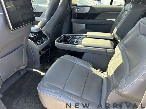 Used 2019 Lincoln Navigator L Reserve AWD/4WD image 11
