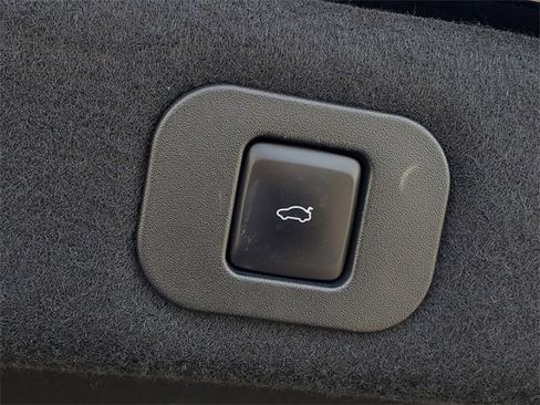 Used 2019 Lincoln Continental Reserve image 38