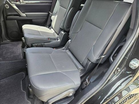 Used 2022 Lexus GX 460 Premium w/ Accessory Package AWD/4WD image 15