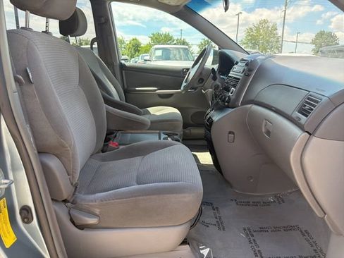 Used 2006 Toyota Sienna FWD image 24