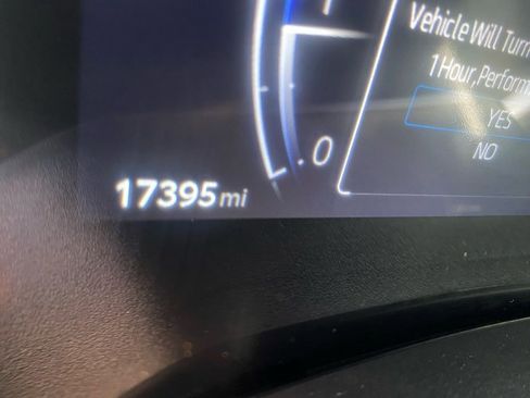 Used 2024 Toyota Corolla Cross XLE w/ Convenience Package image 5