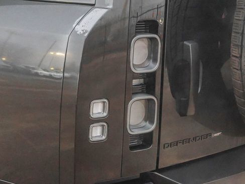 Used 2023 Land Rover Defender 130 X image 11