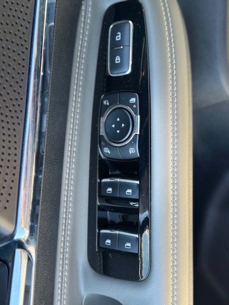 Used 2024 Lincoln Corsair AWD w/ Equipment Group 101A image 23