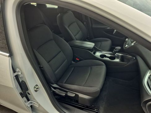 Used 2024 Chevrolet Malibu LT image 17