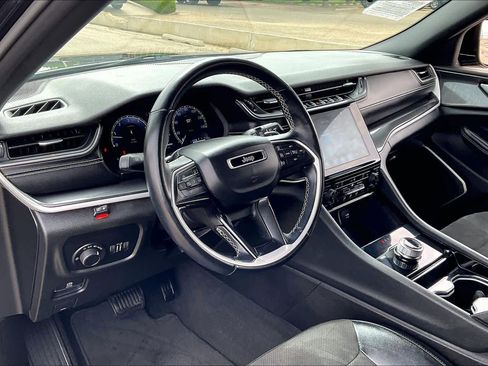 Used 2021 Jeep Grand Cherokee L Laredo AWD/4WD image 16