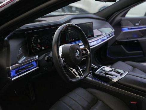 Used 2024 BMW 740i image 42