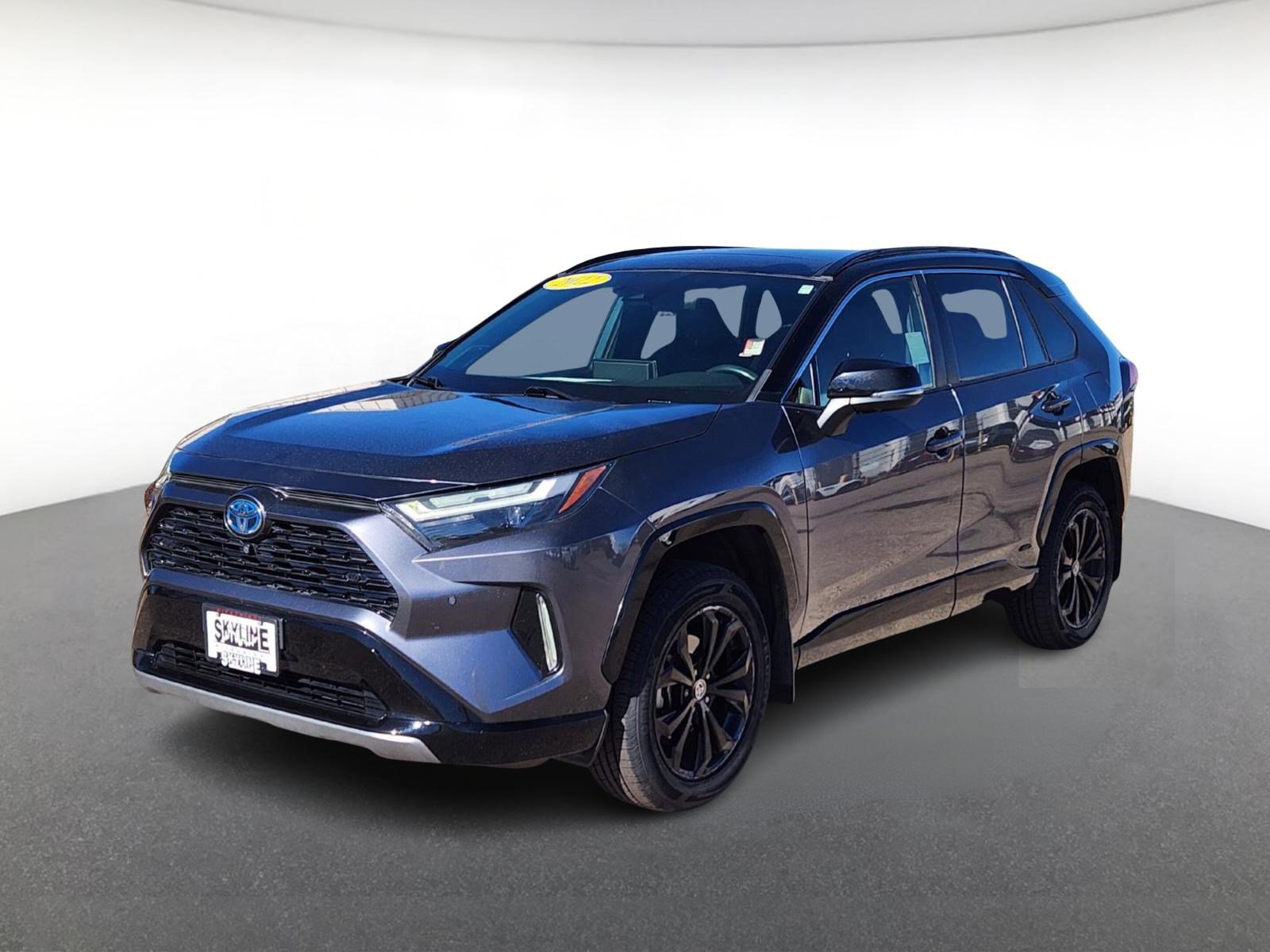 Used 2022 Toyota RAV4 XSE AWD/4WD image 2