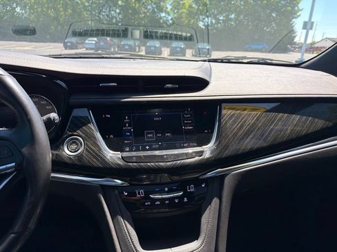 Used 2020 Cadillac XT6 Premium Luxury w/ LPO, Floor Liner Package FWD image 15