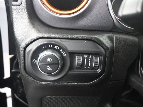 Used 2022 Jeep Gladiator Mojave w/ Trailer Tow Package AWD/4WD image 15