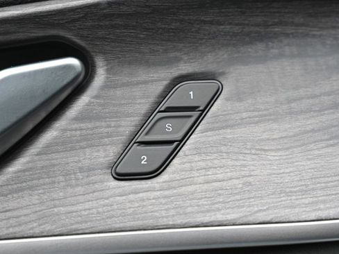 Used 2024 Jeep Grand Cherokee L Limited w/ Luxury Tech Group II image 25