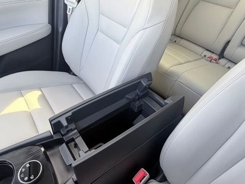 Certified 2025 Nissan Rogue SL w/ SL Premium Package image 19