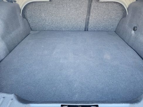 Used 2018 Ford Focus SE w/ SE Appearance Package image 11