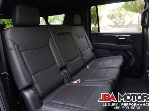 Used 2025 Chevrolet Suburban LT RWD image 95