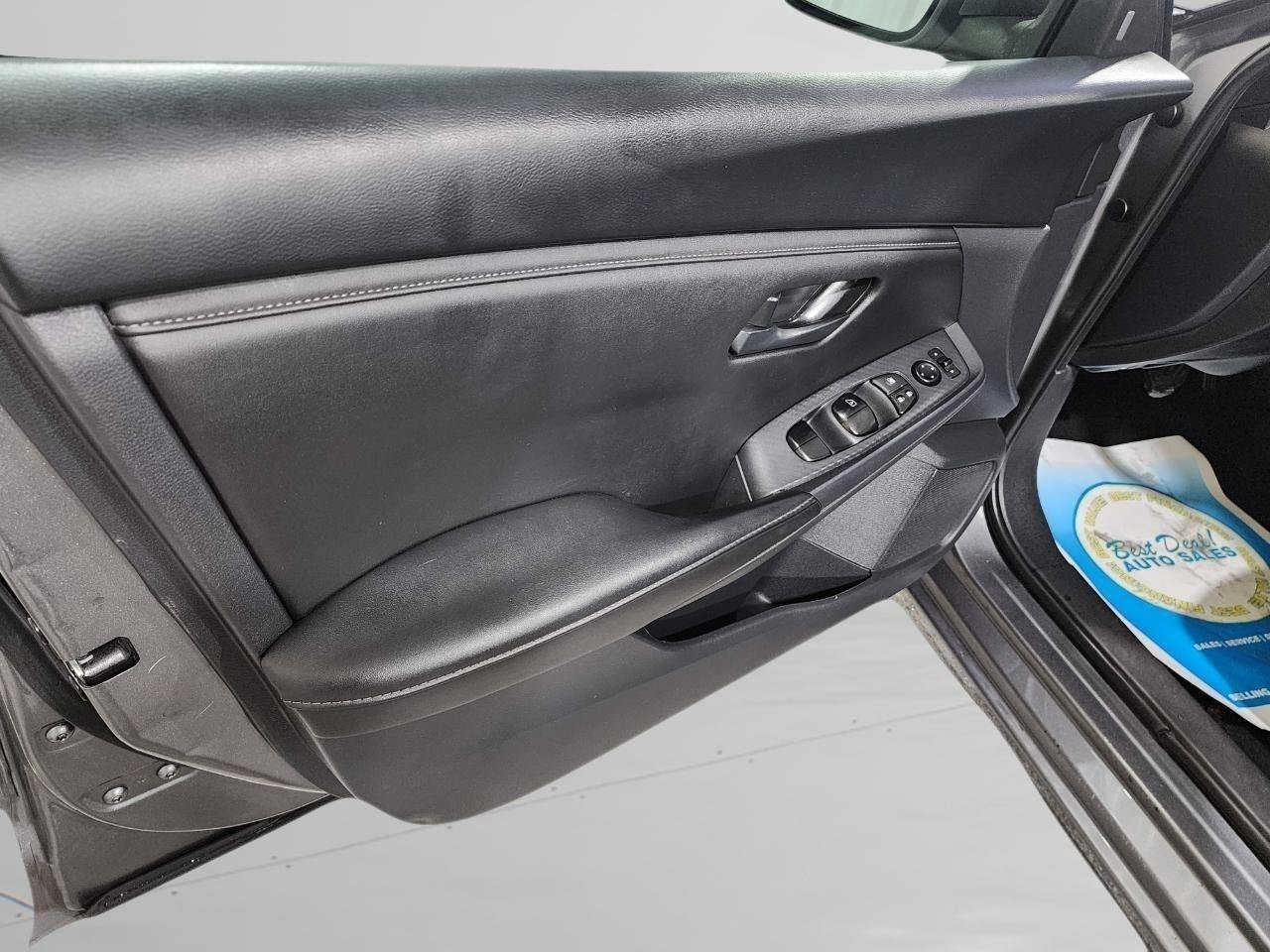 Used 2024 Nissan Sentra S FWD image 8