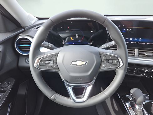 New 2026 Chevrolet Trax LT w/ LT Convenience Package FWD image 12