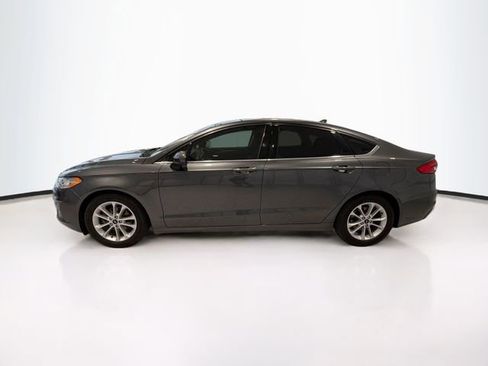 Used 2020 Ford Fusion SE image 4