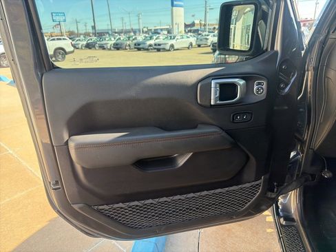 Used 2021 Jeep Gladiator Mojave image 6