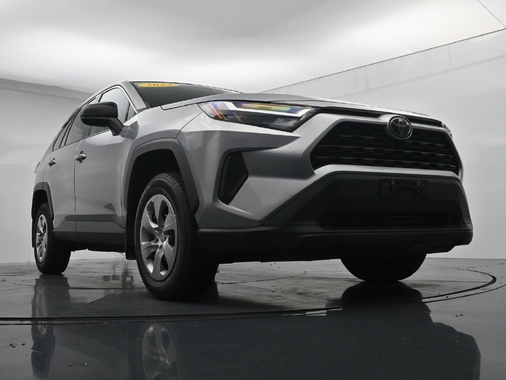 Used 2023 Toyota RAV4 LE FWD image 32